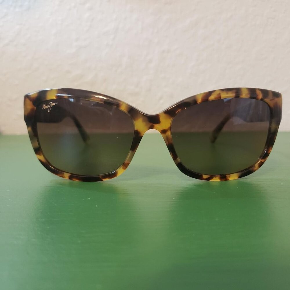 Maui Jim -- PLUMERIA - MINT CONDITION !!!